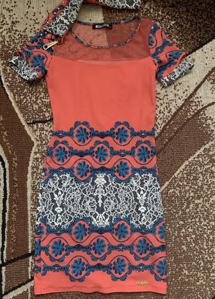 Плаття яскраве, літнє з сіточкою і знімним коміром.