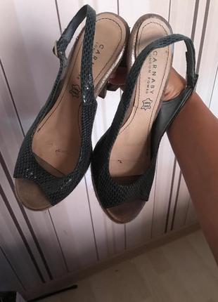 Босоножки кожа