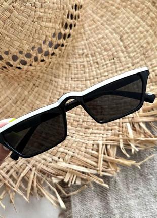 Узкие солнцезащитные очки. черные с белой полоской1 фото