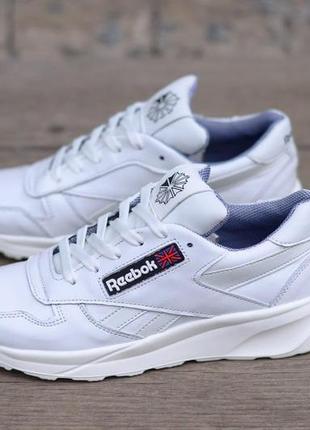 Жіночі шкіряні кросівки reebok