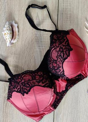 Брендовый бюстгальтер с пуш ап размера 80dd