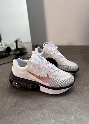 Женские белые кроссовки nike
