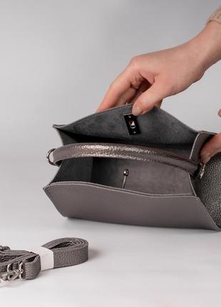 Женская сумка серая сумочка серебряный клатч через плечо классическая серебряная сумка трапеция4 фото