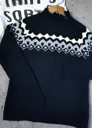 Светр з орнаментом