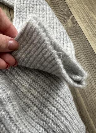 Объемный свитер с запахом оверсайз10 фото