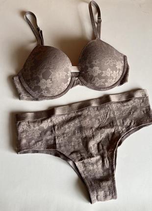 Комплект бюстгальтера и трусиков от victoria’s secret пена со стразами оригинал