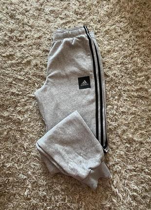 Cпортивні штани adidas