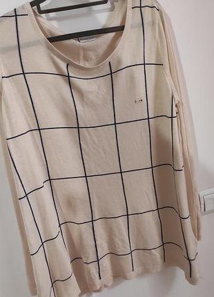 Тонесенька кофтинка