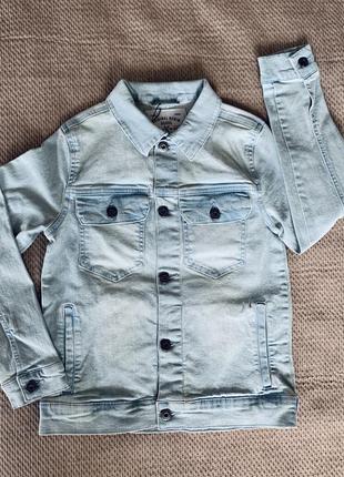 Стильна джинсова куртка на гудзиках reserved на хлопчика, розмір 140 см (9 років)5 фото