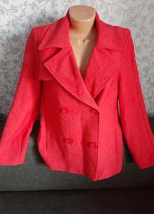 Коралловый эффектный жакет