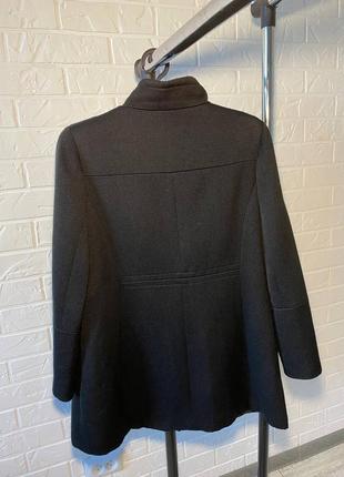 Короткое черное пальто на низкий рост9 фото