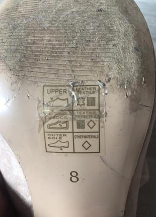 Кожаные светлые ботинки