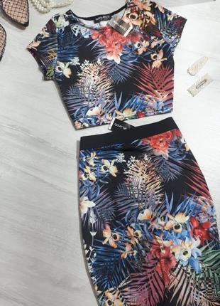 Стильный костюм с юбкой миди.топ цветочный принт. костюм принт листьев,пальм