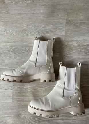Стильные белые ботинки2 фото