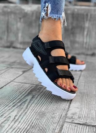 Шикарные сандали fila disruptor sandals black & white сандалі босоніжки босоножки4 фото