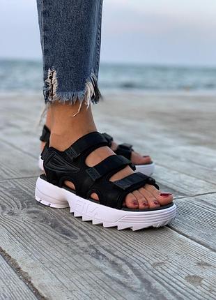 Шикарные сандали fila disruptor sandals black & white сандалі босоніжки босоножки5 фото