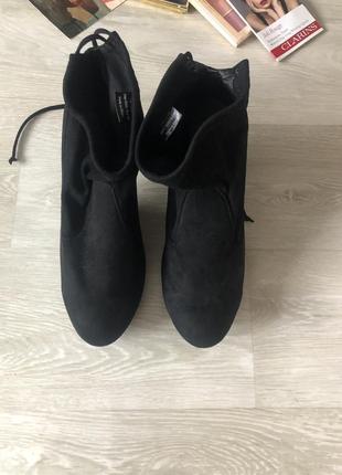 Черные ботинки чулки1 фото