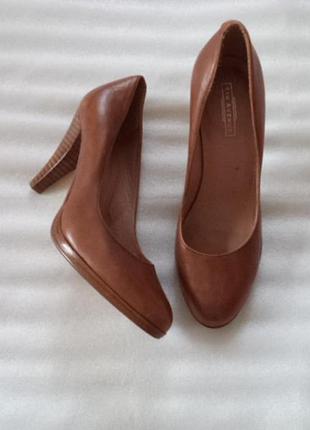 Кожа!!!туфля для леди на среднюю ногу/как новые