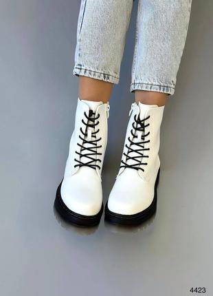 Белые ботинки с шнуровкой6 фото