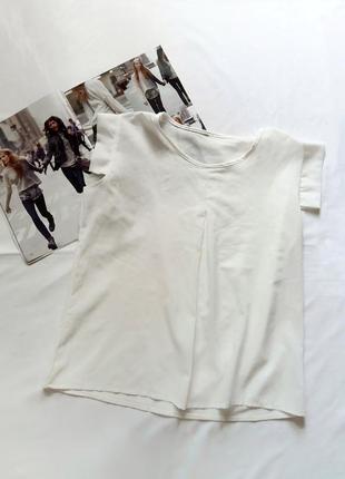 Біла блуза з коротким рукавом