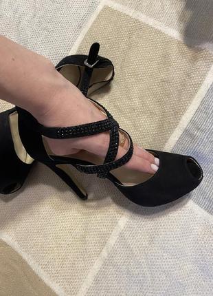 Фірмові вечірні туфлі, босоніжки каблук 9.5см шкіряні