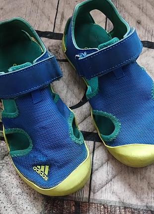 Суперлегкі сандалі adidas captain 31, босоніжки 29