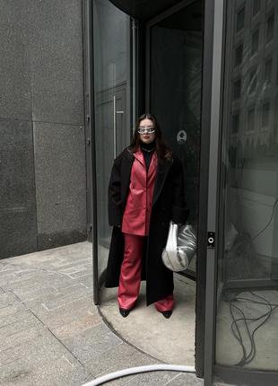 Красный костюм из эко кожи na-kd