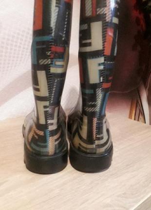 Сапоги женские резиновые.