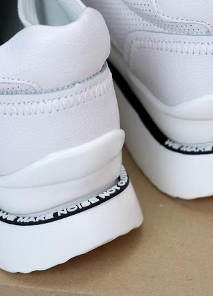Женские белые кроссовки с перфорацией из натуральной качественной кожи на шнурках, классическая моде6 фото