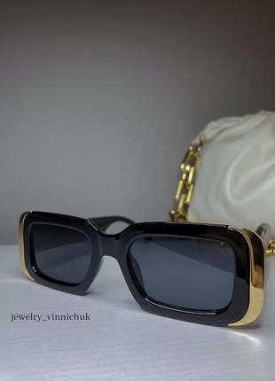 Трендовые очки.