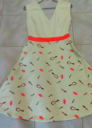 Красивое платье.