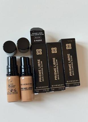 Тональний крем givenchy prisme libre skin-caring glow foundation міні 5мл1 фото