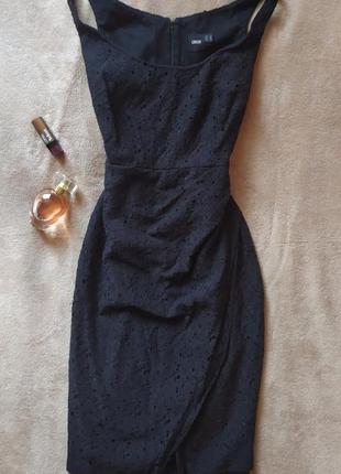 Качественное кружевное платье футляр миди с имитацией запаха1 фото