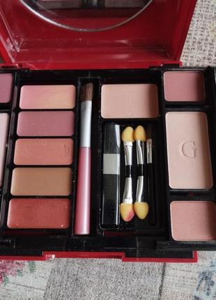 Палетка для макияжа guylond