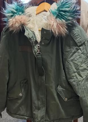 Зеленая (защитная) куртка на меху с шикарным капюшоном2 фото