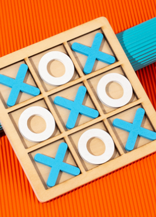 Деревянная настольная игра «крестики-нолики».