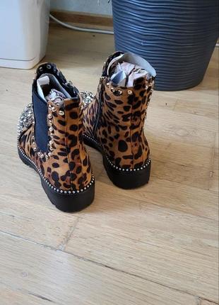 Весенние леопардовые ботинки челси казаки демисезонные утепленные женские4 фото
