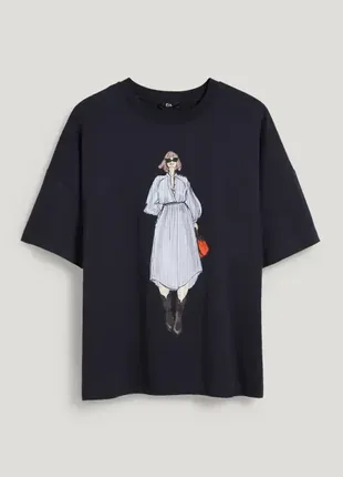 Очень красивая футболка с принтом большого 24-26 размера c&a