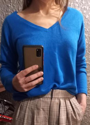 Яскравий акриловий светр