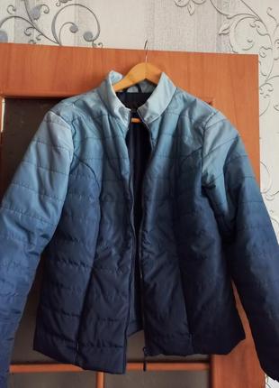 Голубая куртка с градиентом весна/осень