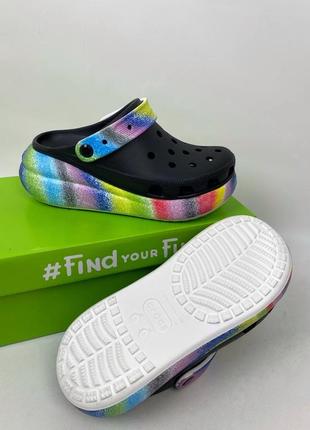 Classic crush spray multi crocs черные разноцветные кроксы на платформе3 фото