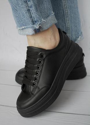 Кросівки з екошкіри