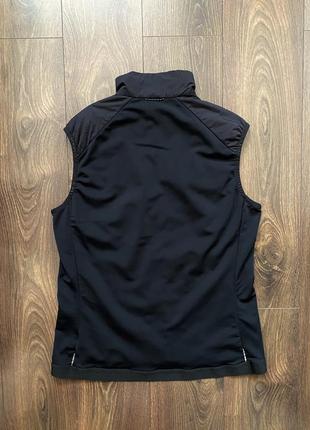 Жилетка, безрукавка peak performance windstopper vest5 фото