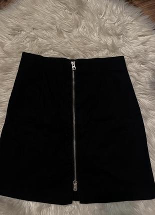 Классная черная джинсовая юбка с замочком1 фото