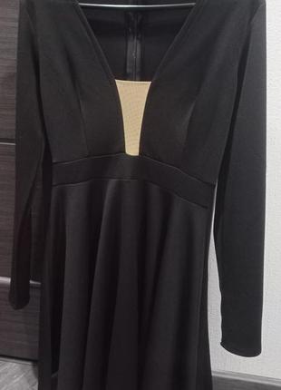 Платье черное с декольте2 фото