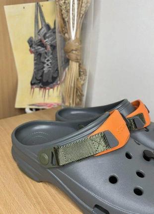 Крокс класік клог алл терейн сірі crocs classic all terrain clog slate grey/multi7 фото