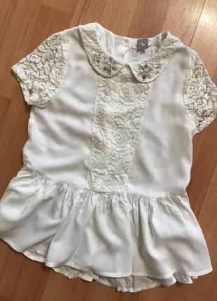 Белая блузка