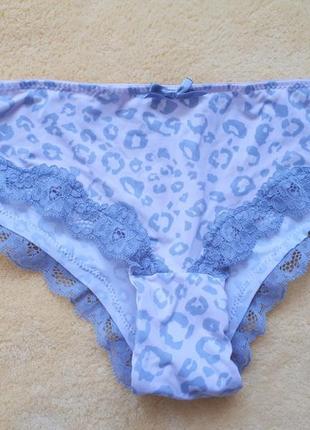 Новые бледно светлые розовые леопардовые бесшовные трусики с серым кружевом
бразилиана слипы хипстеры топшоп хс-с/6-8/34-36/42-44 topshop