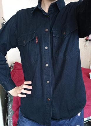 Коттоновая темно синяя рубашка под джинс