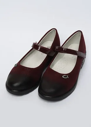 Туфли с ремешком на липучке со стразами